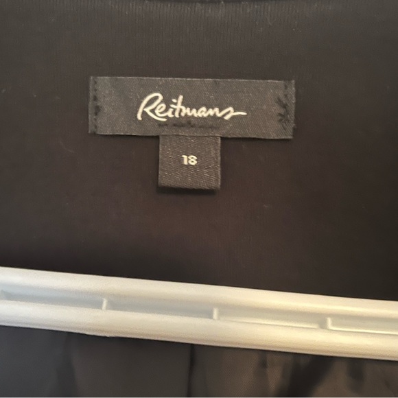 NWOT: REITMANS Black Blazer - Picture 3 of 4